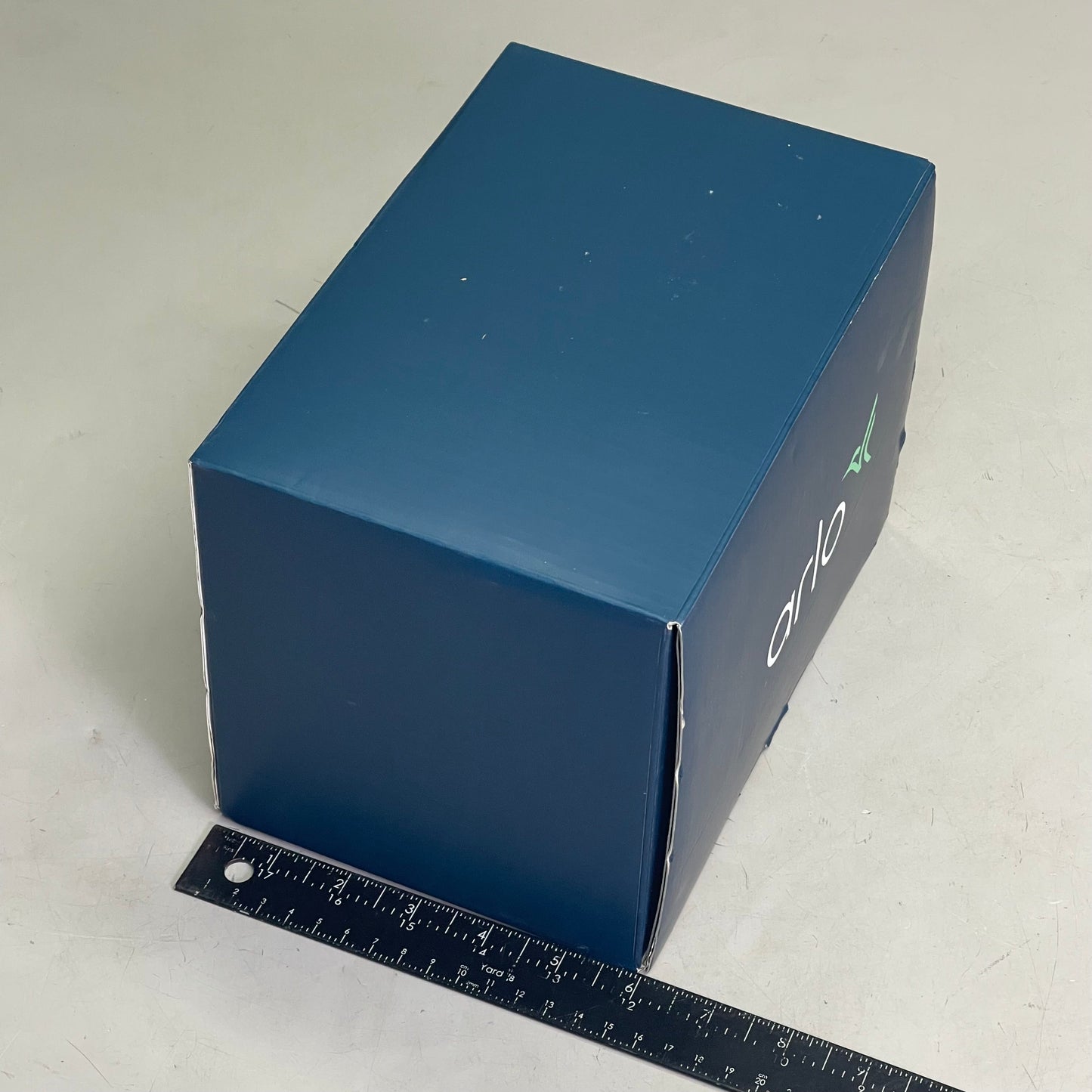 ARLO (3 PACK) Essential Wire-Free Spotlight Security Cameras 130° FOV White VMC2330W-100NAS (Pre-Owned)